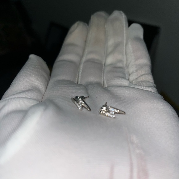 BRAND NEW SILVER DIAMOND LIGHTNING EARRINGS‼️ - Picture 10 of 15